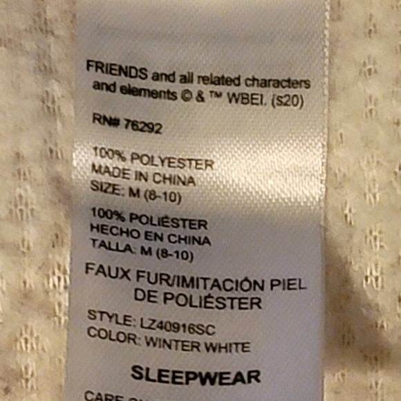 Friends Themed Cozy Blanket and Pajama Set - Picture 4 of 9